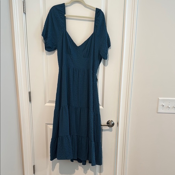 Elegant Blue Women's Dress - Picture 1 of 4